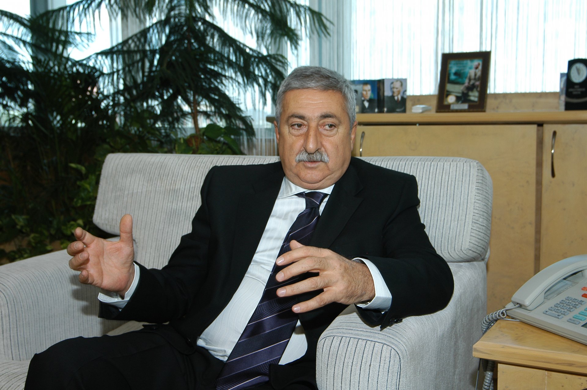 	PALANDÖKEN, “ÇIRAK SAYISI GEÇEN YILA GÖRE YÜZDE 10 DÜŞTÜ”